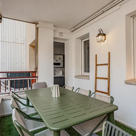 Comfortable And Spacious Flat In *