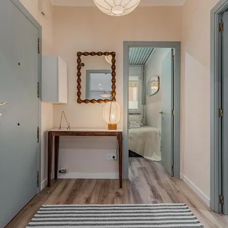 Apartmán Comfortable And Spacious Flat In