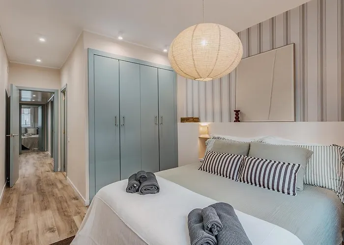 Comfortable And Spacious Flat In דירה *