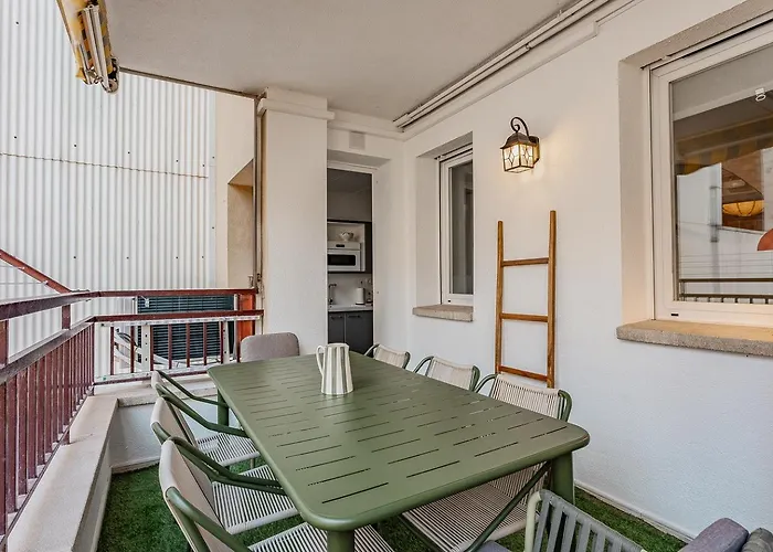 Comfortable And Spacious Flat In *