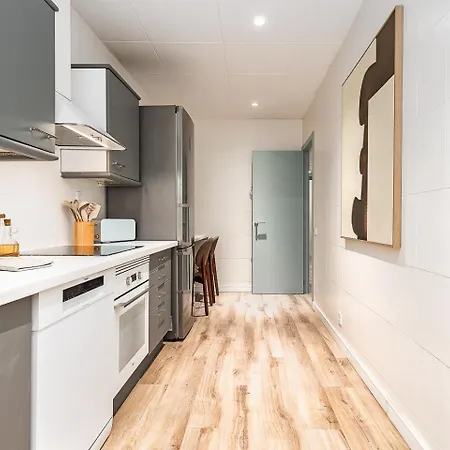 Comfortable And Spacious Flat In