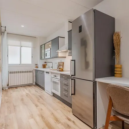 アパート Comfortable And Spacious Flat In バルセロナ