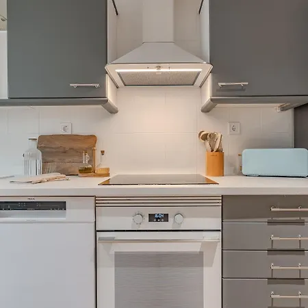 Comfortable And Spacious Flat In *